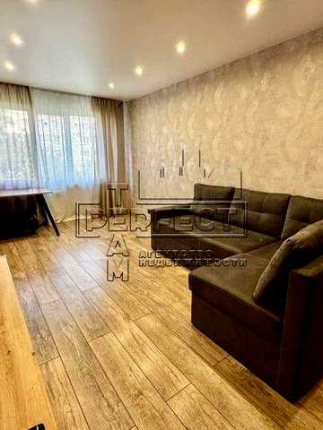 Продаж 2к квартири Якуба Коласа 5