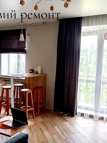 Продається квартира,проспект Льва Ландау 56/1, 5/5,трьох кімнатна, студія,і дві окремі.