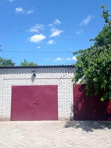 Продам будинок в спокійному центрі міста