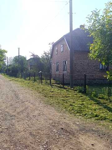 Продається будинок у селі Іванівці.