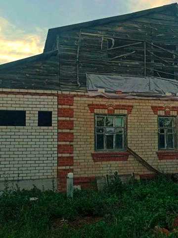 Добротний цегляний будинок під Ваш ремонт у районі тихого центру Дергачів.