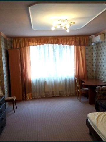 Затишна простора 1 кім квартира біля метро
