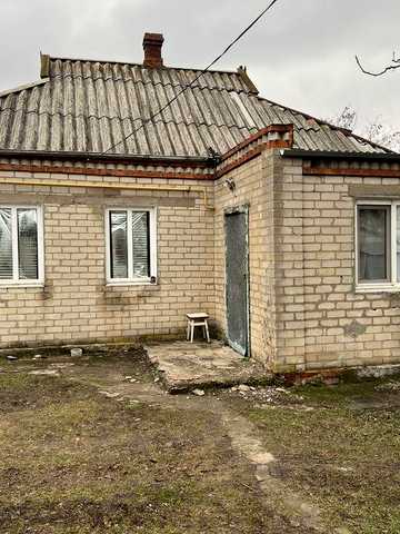 Будинок з великою ділянкою