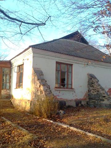 Продам будинок, нежитлове приміщення.