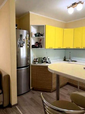 Продам 2к квартиру, пр. Поля