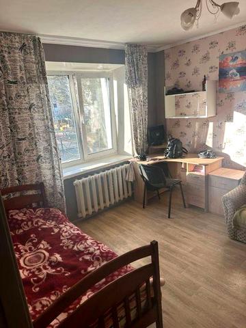 Продаж 2 кім Бориспільська 32-А