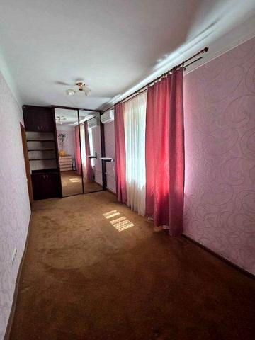 Продаж 2-к квартири з євроремонтом, Святошин, вул. Авіаконструкторська