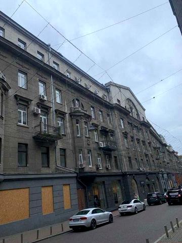 Двухуровневая в Пассаже на Крещатике 0,6км площадь