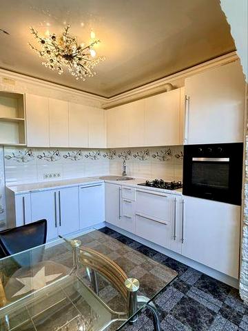 Оренда 3х кімнатної квартири 81 м²  ГАЗ 4й поверх Вишневе Київ 4км Святоюріївська Освіти Крюківщина парк базар електричка школа садок поруч