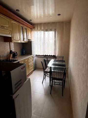 Продам 2к квартиру Лівобережний-3