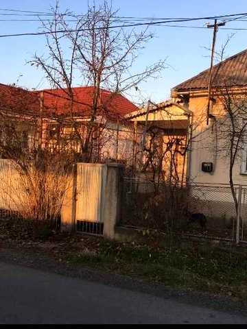 Продам будинок із земельною ділянкою недалеко від центру м. Іршава