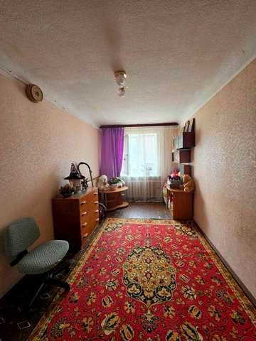 Продам 3-Х КВ.,Космонавтів 122,2/5,цегляний