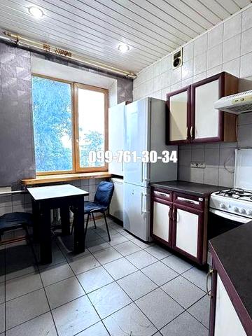 Продам 2-х ком.кв., Центр, метро Площадь Конституции