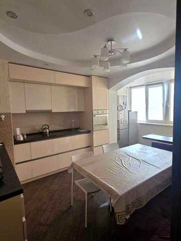 Продам 3к,  вул. Олександри Екстер 3, Троєщина, сучасний ремонт.