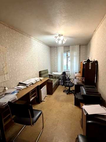 Продається 3-кімнатна квартира біля парку Юність