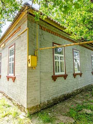 Житловий будинок в затишному пригороді, за кілька хвилин від міста!