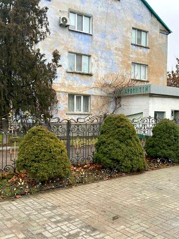 Продаж під комерцію квартири в центрі міста навпроти ринку.