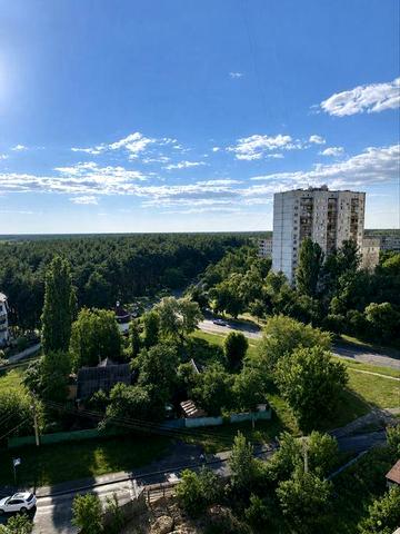 Продаж 3к квартири Озеро Ліс метро Академмістечко