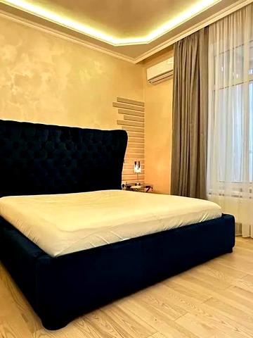 Лесі Українки бульв., 7-В