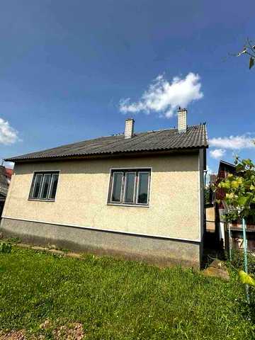 Продається будинок в смт. Буштино