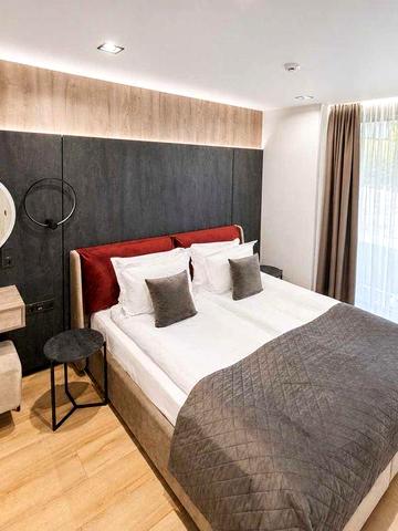 Статусна нерухомість у центрі Буковелю - готель GLACIER PREMIUM APARTMENTS. Вихід на спуск 14 ЖК Glacier