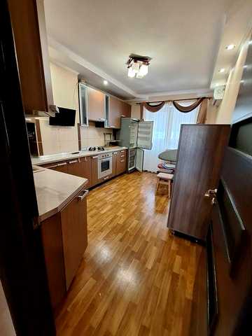 Продам 2к квартиру з ремонтом в центрі міста! Заходь і живи!