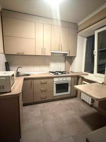 Довготривала оренда 2к квартири на вул. Соняшникова 3