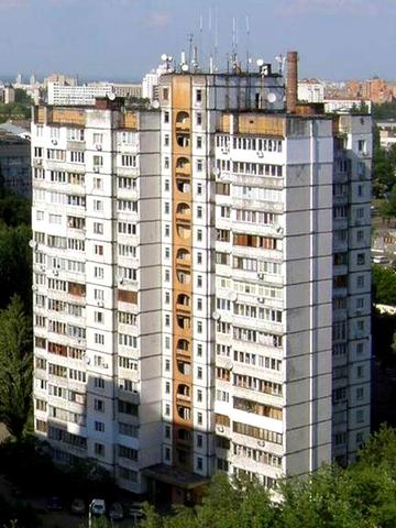 Без комісії для покупця! Комфортні 94 м² на Довженка 16-Б Ремонт, 4 лоджії, тихий двір, 5 хв. пішки до метро та великого парку.
