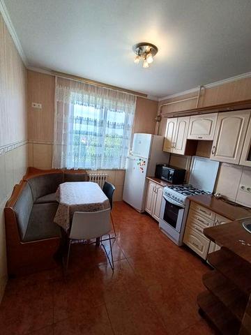 Терміново здається 2 км кварт. Хотинська (Версаль), вільна, ключі!