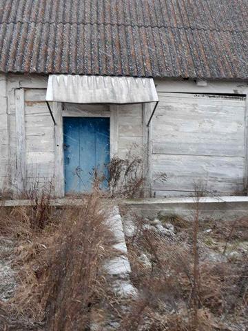 Продам будинок та земельну ділянку під будівництво смт Лугини