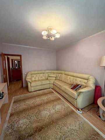 Продам 3-х кімнатну квартиру на пр. Миру