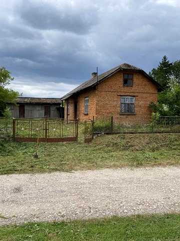 Продаж будинку з великою ділянкою
