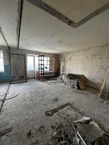 Продам квартиру  студію у Лозовій на мікрорайоні