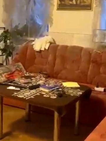 Для 4-х  осіб здається дві кімнати в  будинку  240 м з хазяіном (військовим) та двома собаками Суми