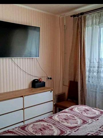Продам 2к квартиру Каденюка 7/1 м.Дворец Спорта