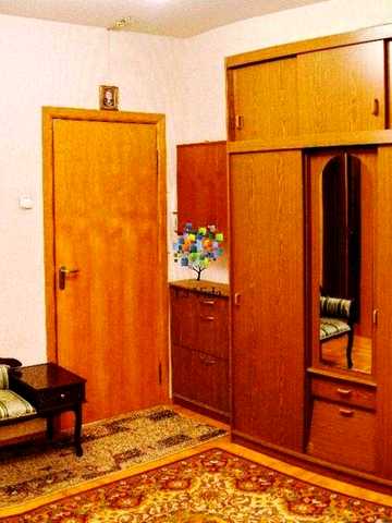 Продаж 3к квартири Радунська 42/10