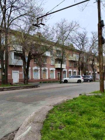 Продаж 3-кімнатної СТАЛІНКИ в цегляному будинку 66 кв.м.