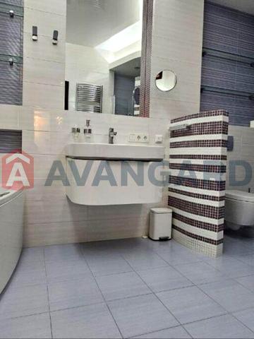 Херсонська вул., 9, Центральний, Дніпро, Дніпропетровська 148000 USD