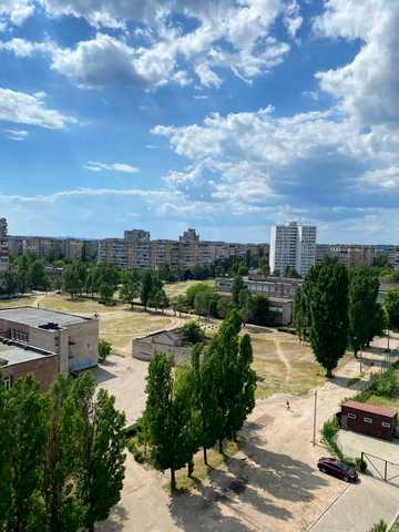 Будівельників бульв., 27-Б