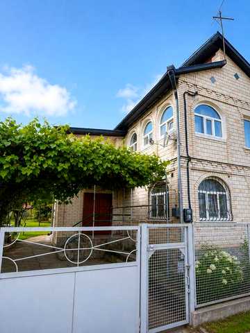 Продаж дачного будинку (з можливістю постійного проживання)