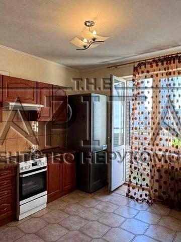 Продаж / Квартира 2-кімнатна , 69 м2/ низький поверх,  вул. Кошиця Олександра, метро  Позняки, Осокорки