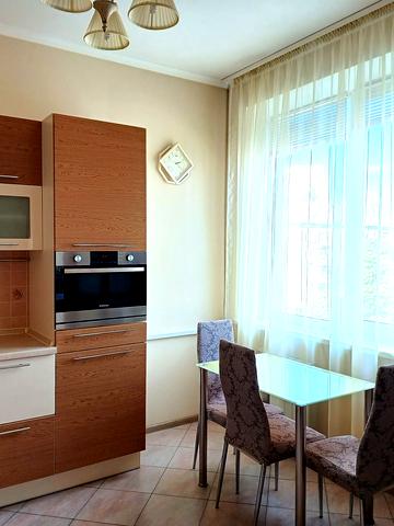 Кловський узвіз, 4