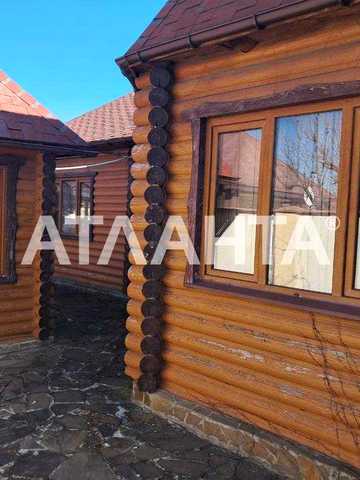 Продам затишний будинок-дачу зимового типу.