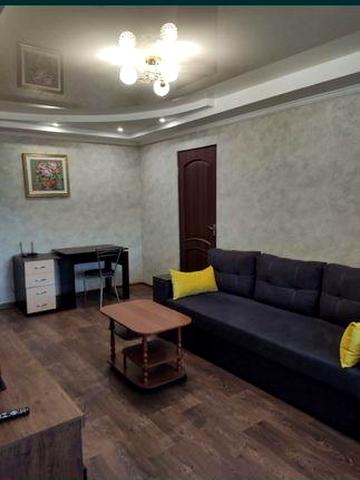 Сдам  2к.  квартиру м. Армійська 300м.