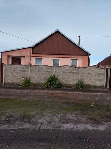 Продам будинок з твердотопливним опаленням.