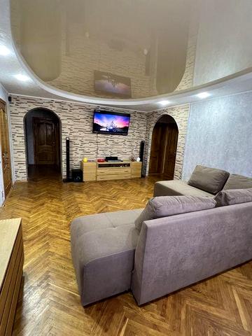 Продам 4-кімн. АГО 1/9 ет. Новомиколаївка біля ринку. Власник