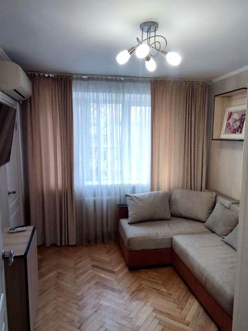 Академіка Корольова вул., 6-А