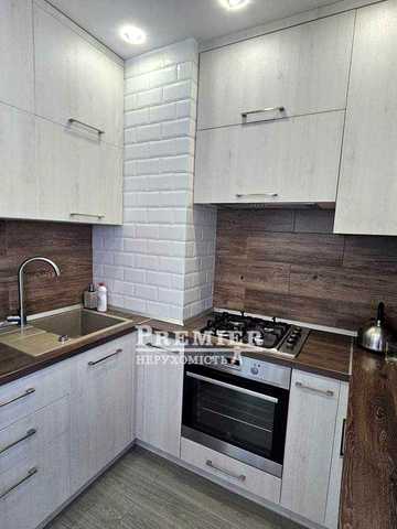 Продаж 2 кімн. квартири у смт. Великодолинське