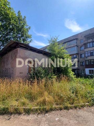 Продається будівля в житловому комплексі, можливо під комерцію