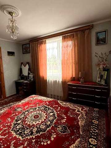 Продається затишний будинок у мальовничому місці